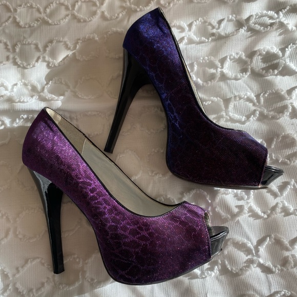 Heels - Picture 2 of 2